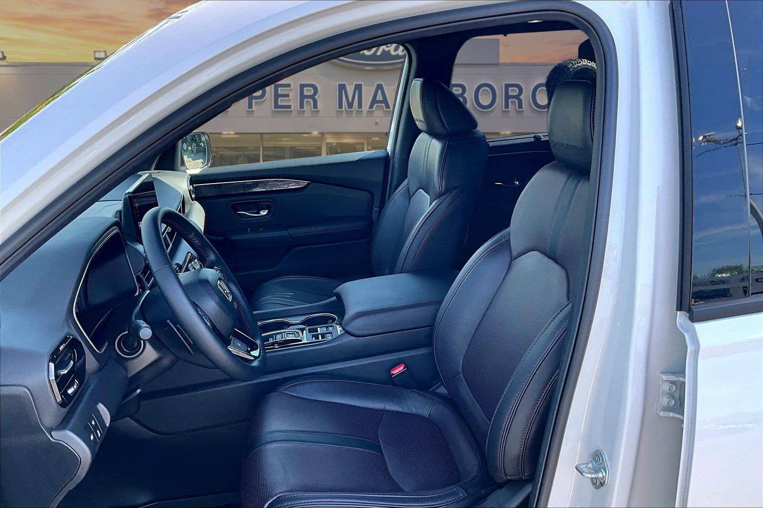 Used 2025 Honda Pilot Black Edition image 25