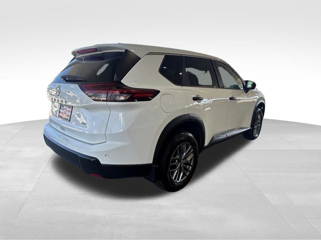 Used 2024 Nissan Rogue S video 3