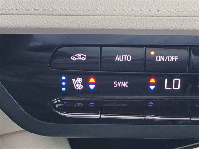 Used 2023 Buick Envision Avenir image 23