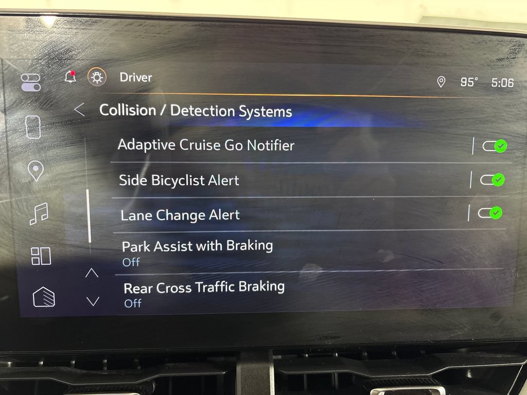 Used 2025 Chevrolet Equinox LT w/ Safety and Technology Package FWD image 33