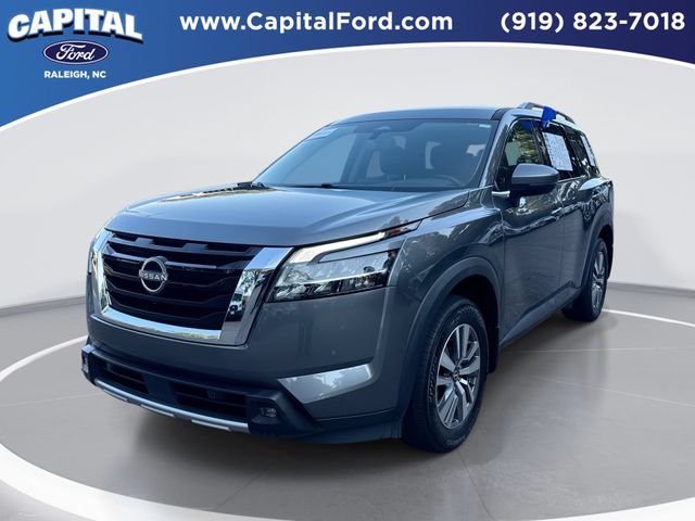 Used 2022 Nissan Pathfinder SL FWD image 1