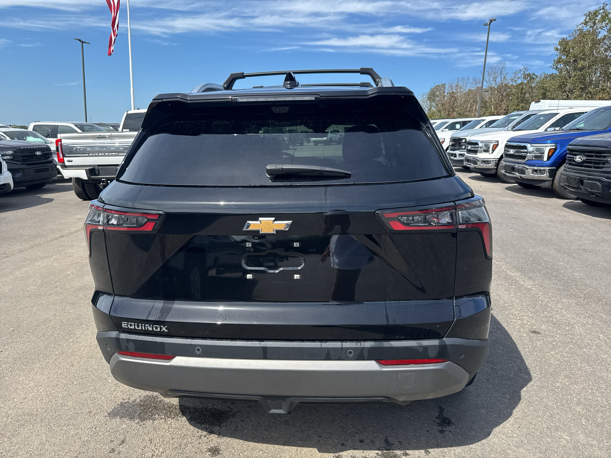Used 2025 Chevrolet Equinox LT w/ Convenience Package II FWD image 6