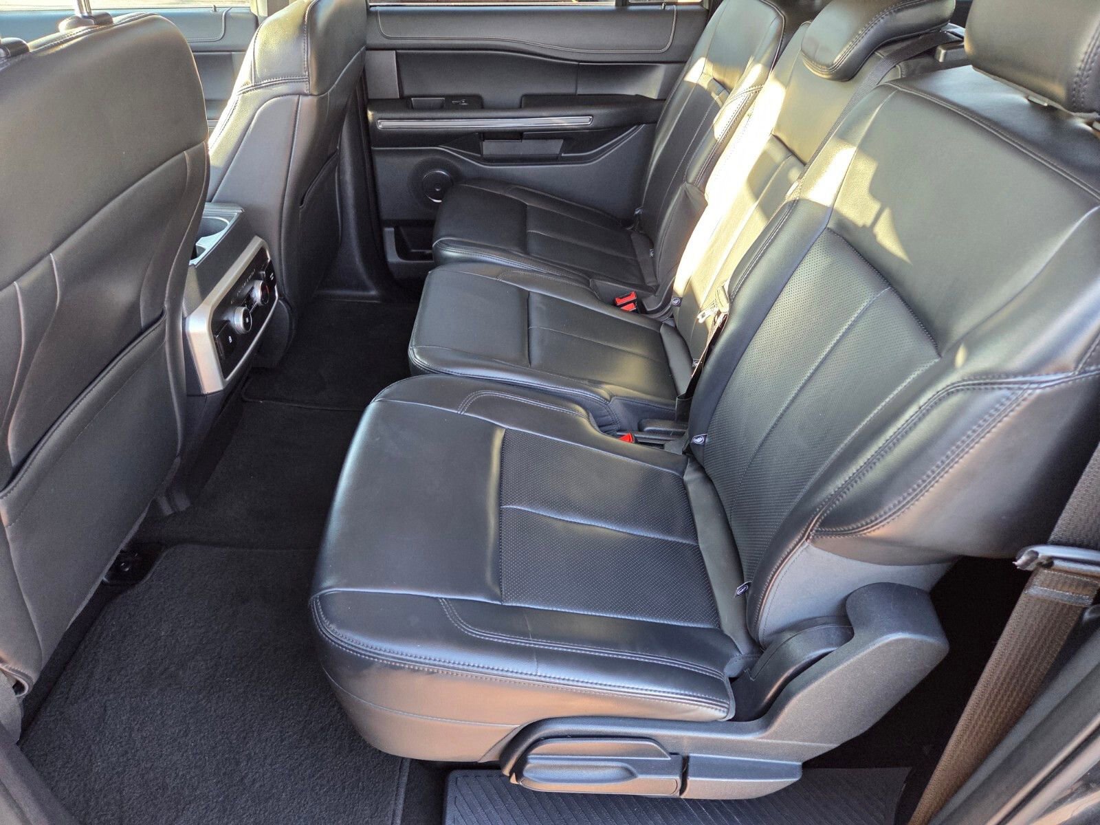 Certified 2024 Ford Expedition Max XLT image 11