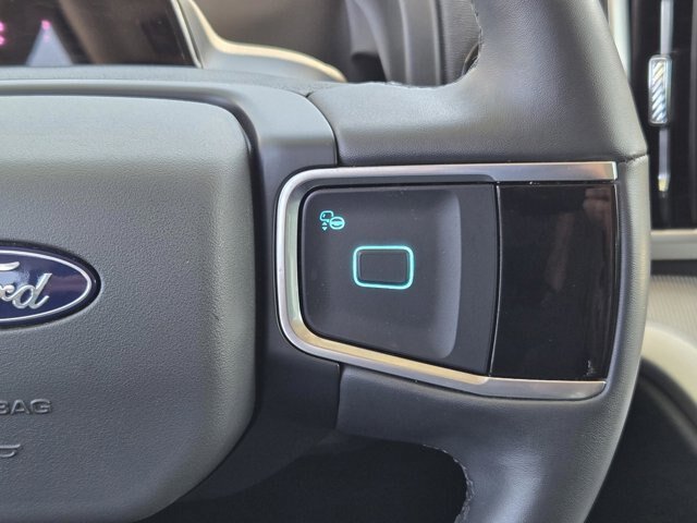 Certified 2025 Ford Expedition Active AWD/4WD image 15
