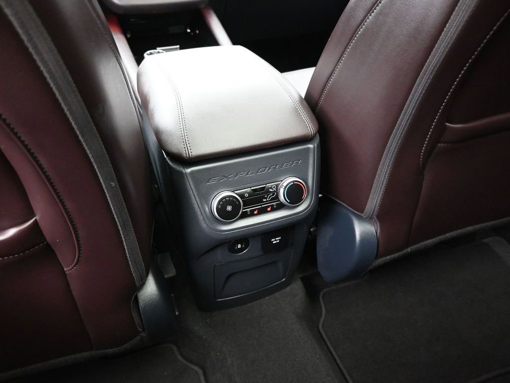 Certified 2025 Ford Explorer Platinum w/ Ultimate Package image 26