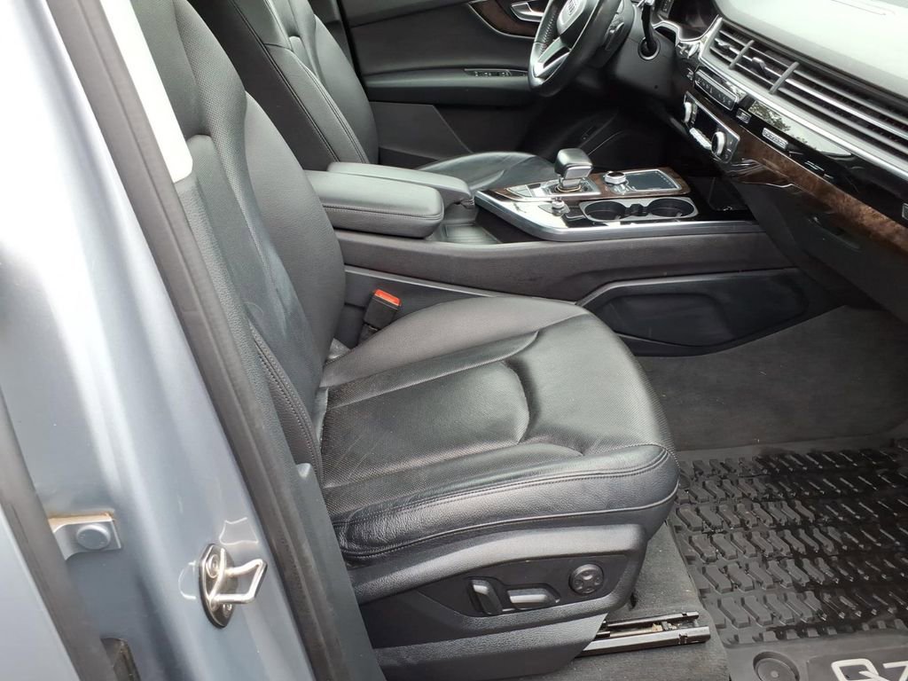 Used 2018 Audi Q7 3.0T Prestige AWD/4WD image 7