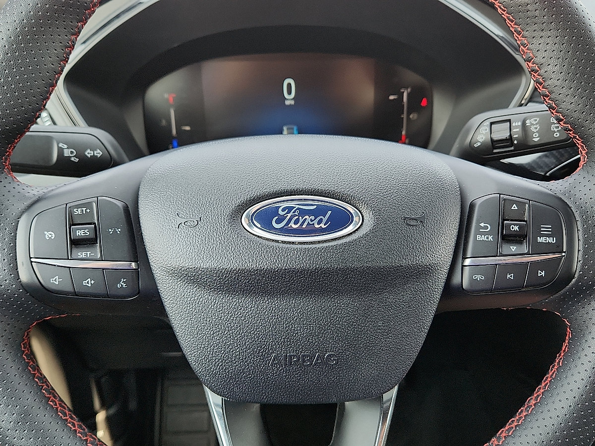 Certified 2025 Ford Escape ST-Line Select AWD/4WD image 11
