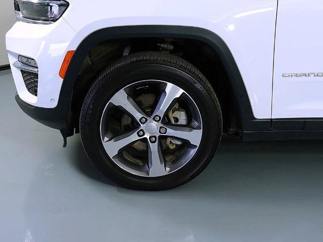 Used 2025 Jeep Grand Cherokee Limited w/ Luxury Tech Group II AWD/4WD image 9