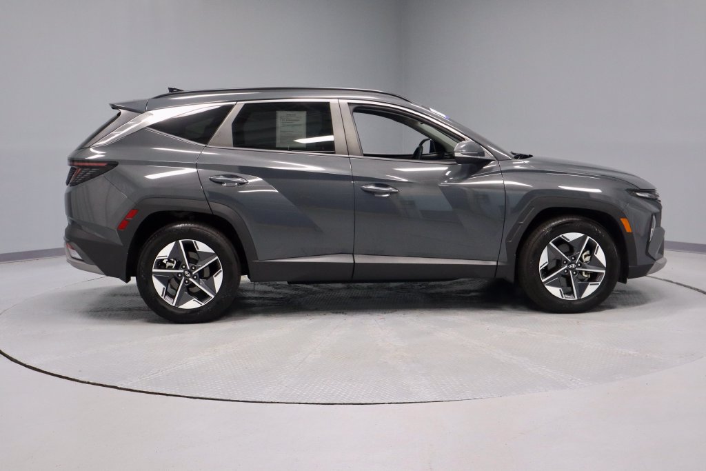 Used 2025 Hyundai Tucson SEL FWD image 13