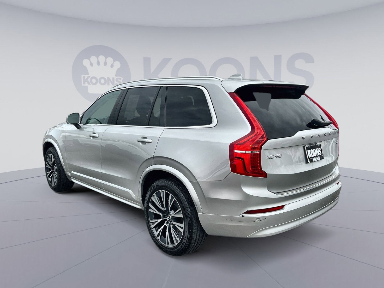 Used 2022 Volvo XC90 T6 Momentum w/ Climate Package image 4
