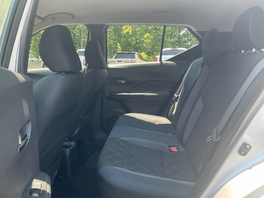 Used 2019 Nissan Kicks SV FWD image 14