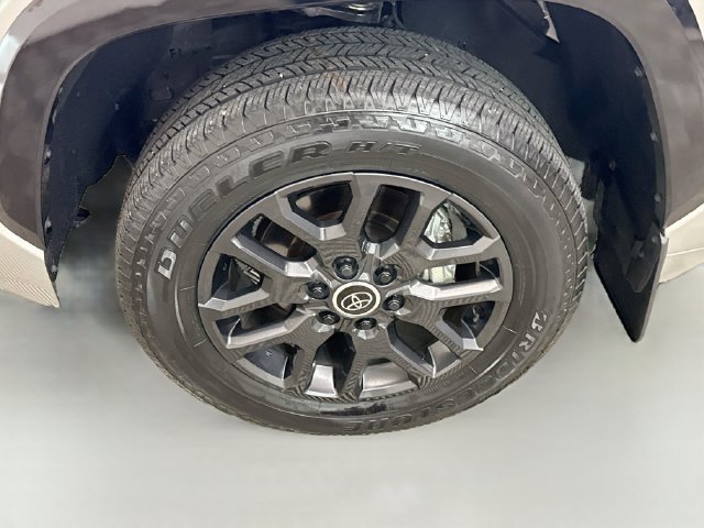 Used 2024 Toyota Tundra Platinum AWD/4WD image 33
