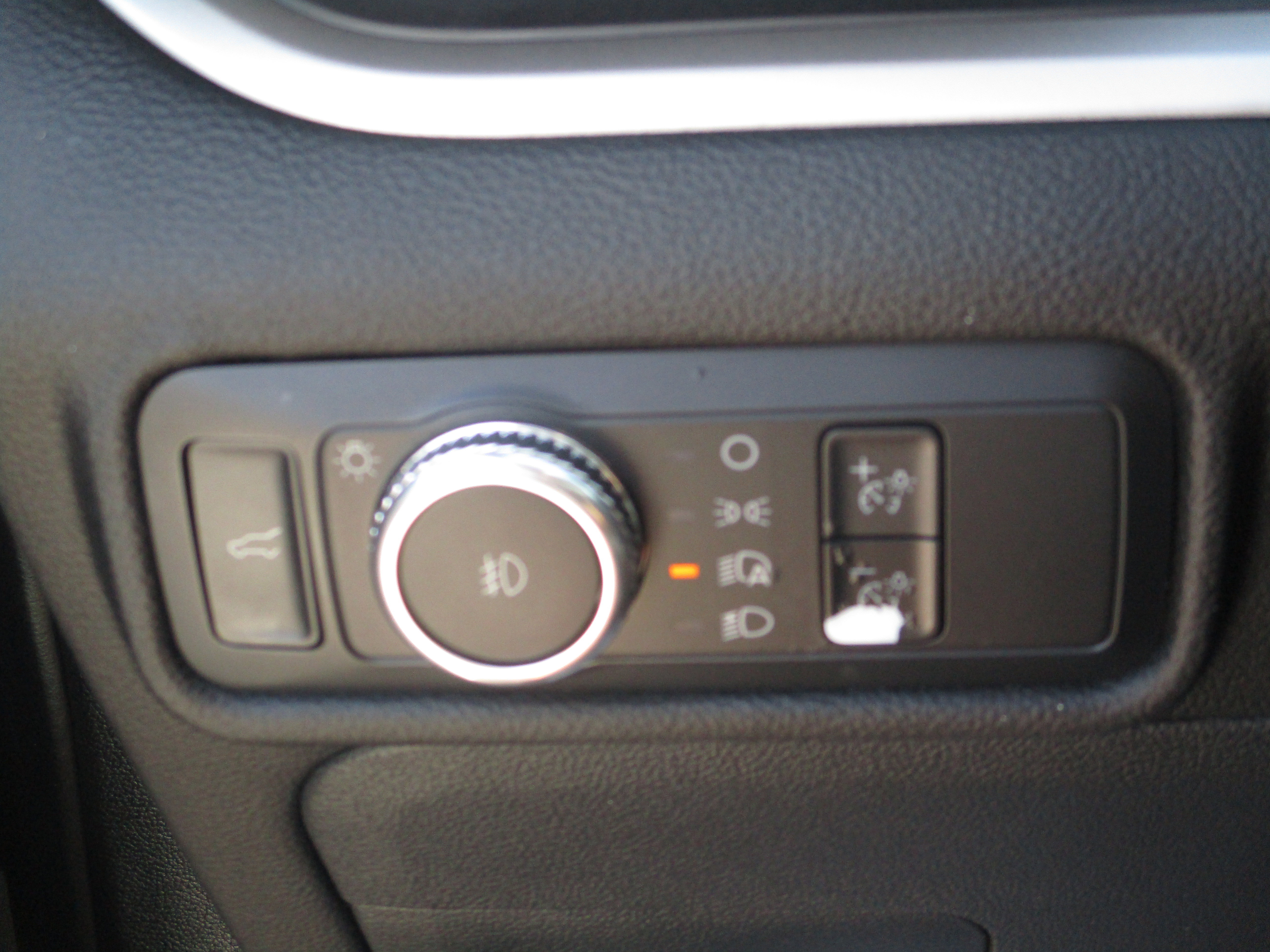 Certified 2022 Ford Explorer XLT w/ Equipment Group 202A image 16