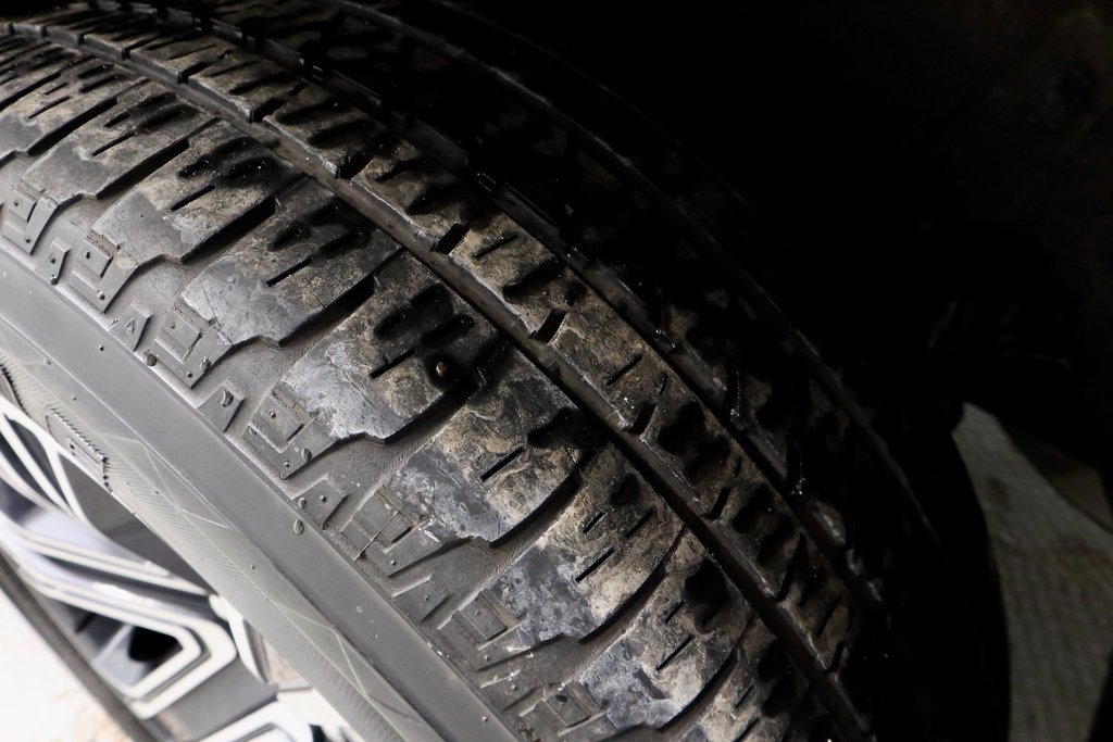 Used 2024 Jeep Wagoneer L Series II w/ Flexible Seating Group image 21