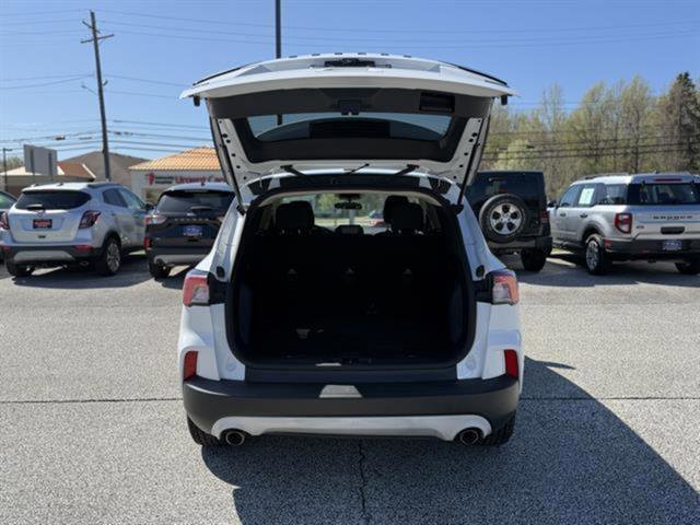 Certified 2020 Ford Escape SE image 9