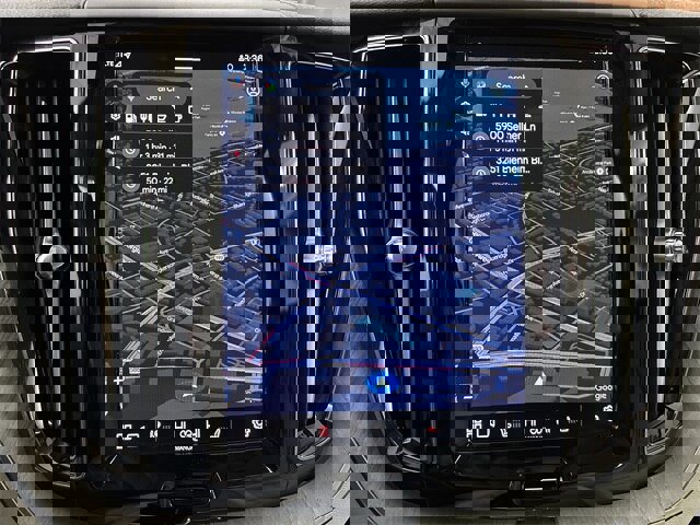 Used 2024 Volvo XC60 B5 Plus image 10