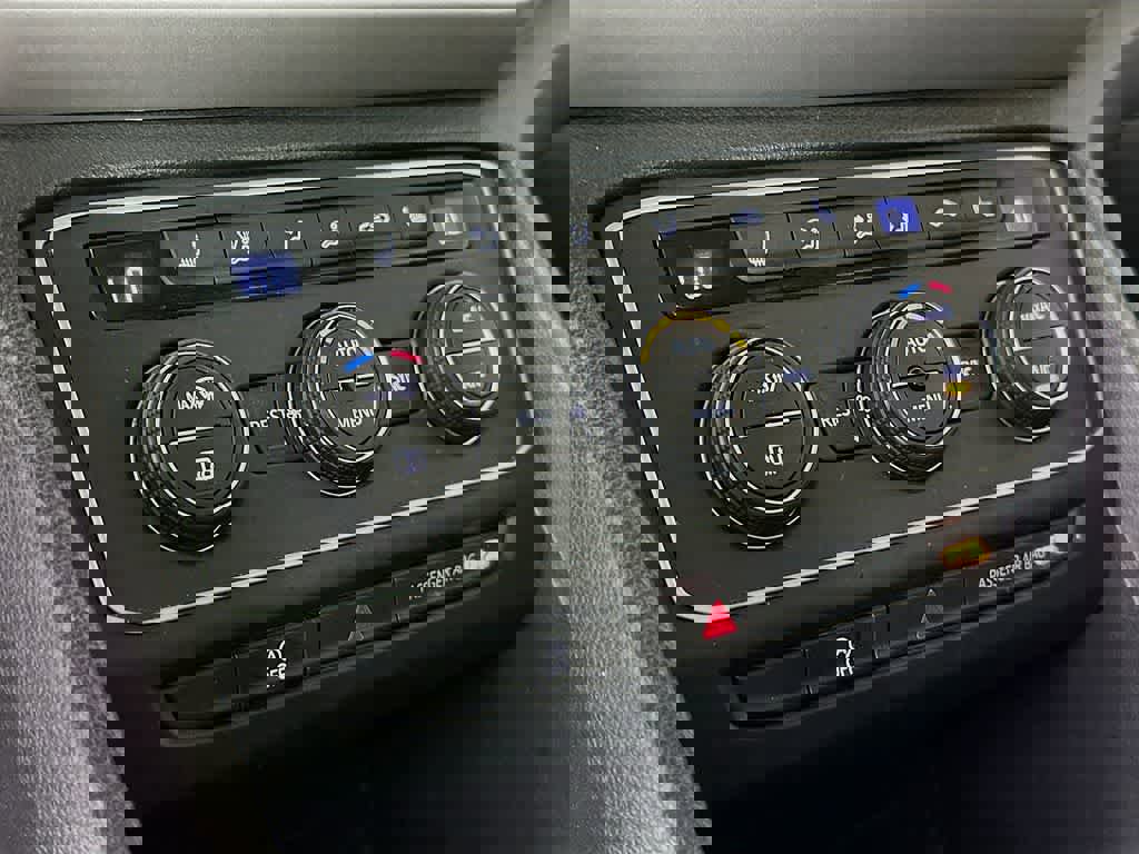 Used 2021 Volkswagen Atlas SE w/ Panoramic Sunroof Package image 18