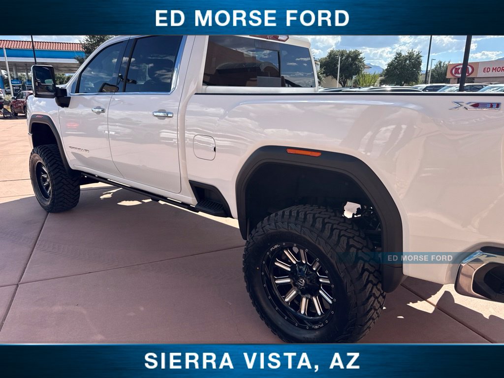 Used 2023 GMC Sierra 2500 SLT w/ SLT Preferred Package AWD/4WD image 5