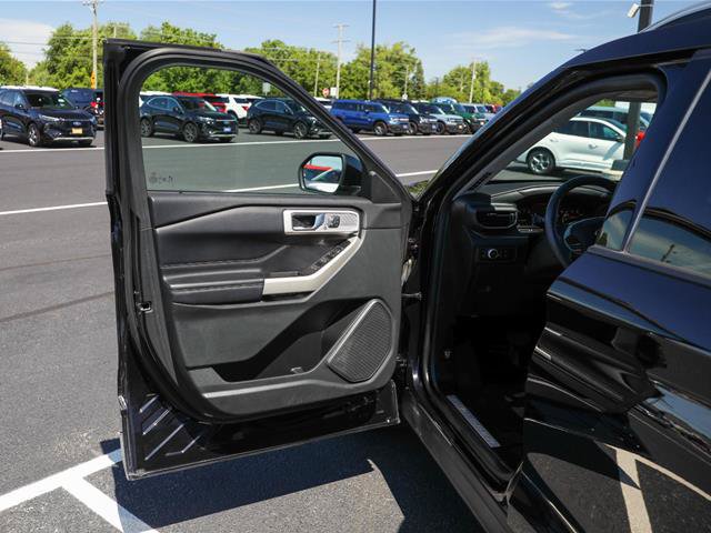Certified 2021 Ford Explorer Limited w/ Hybrid Equipment Group 310A AWD/4WD image 21