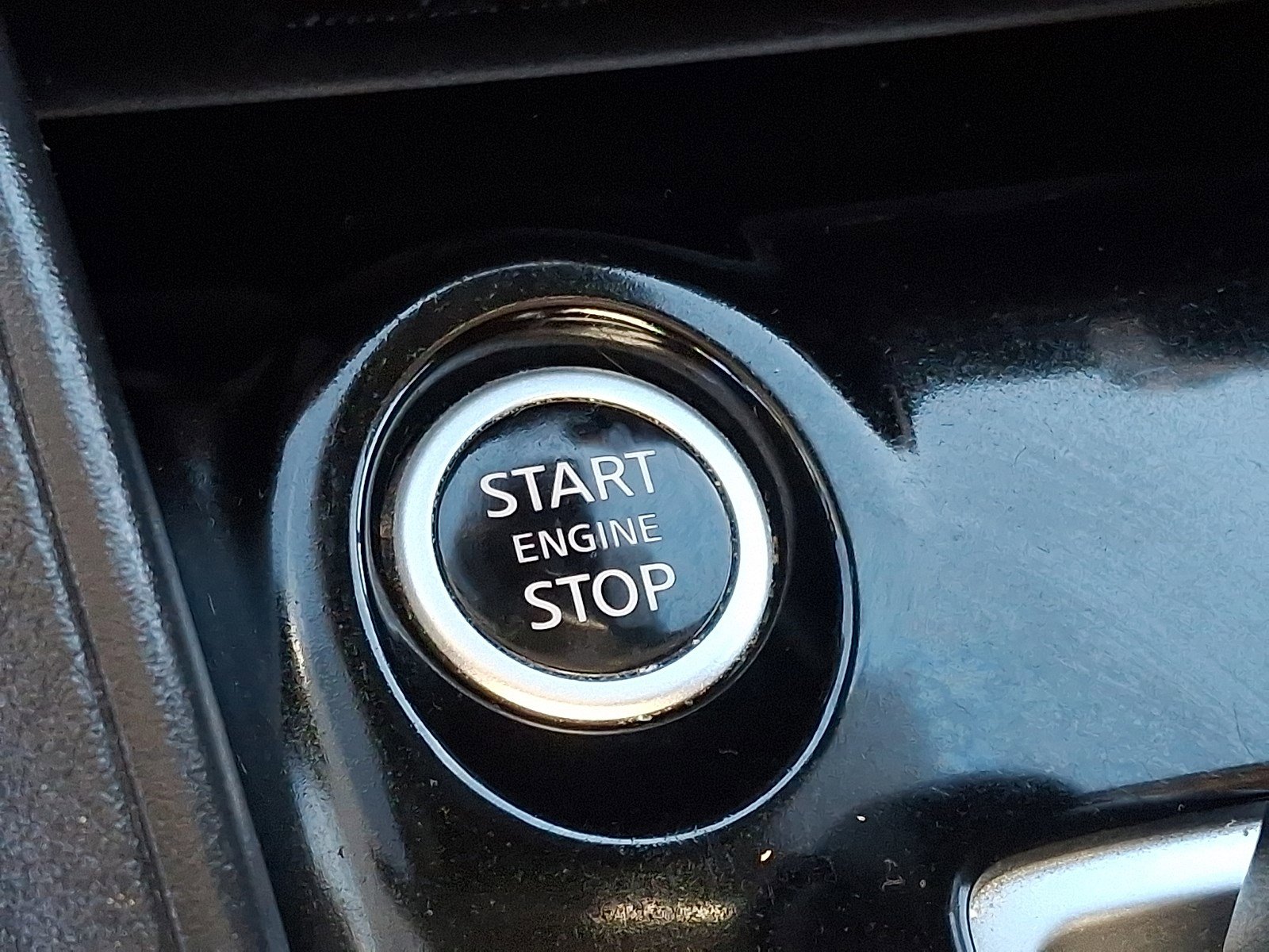 Used 2024 Nissan Versa SV image 21