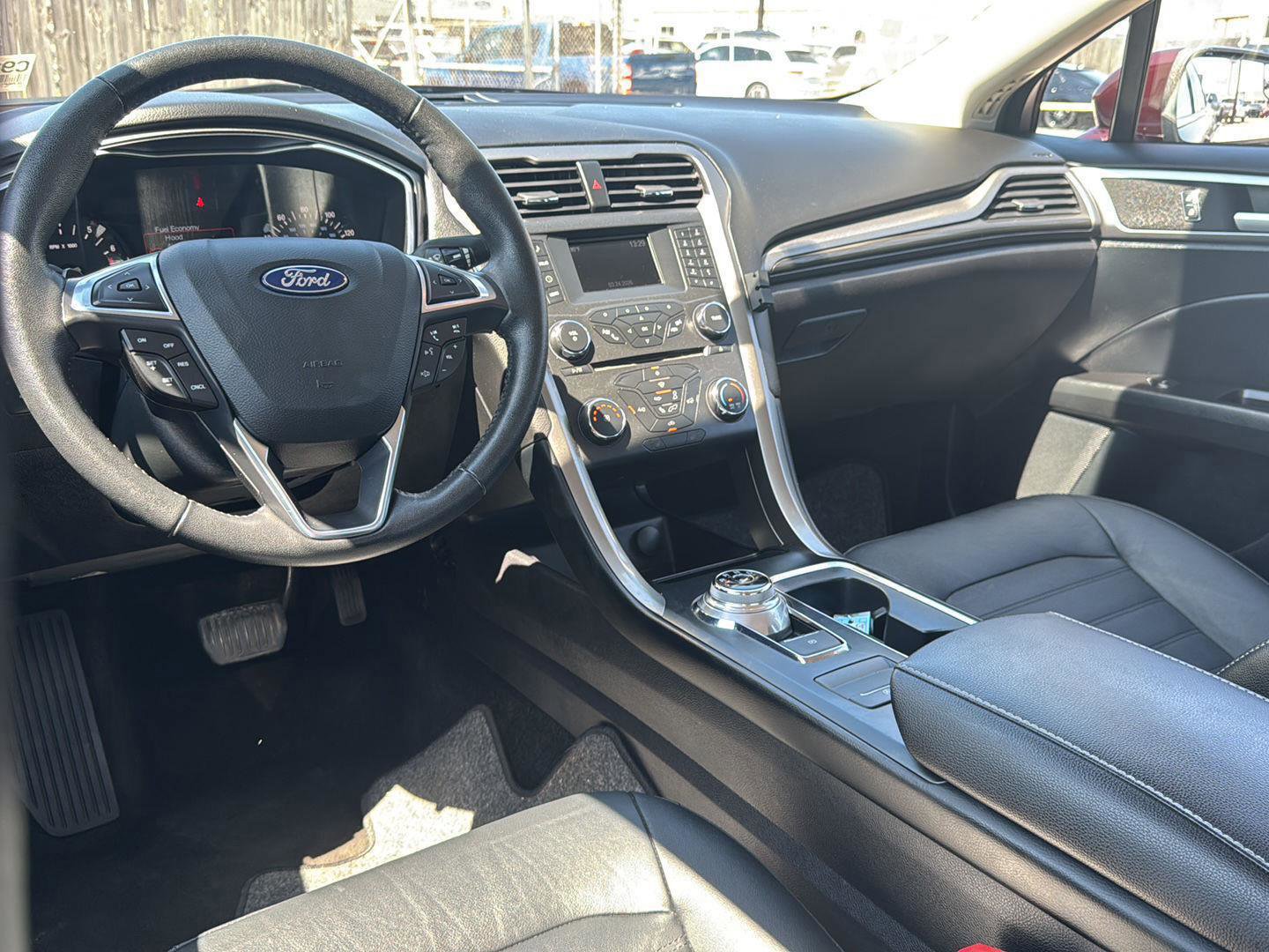 Certified 2018 Ford Fusion SE image 27