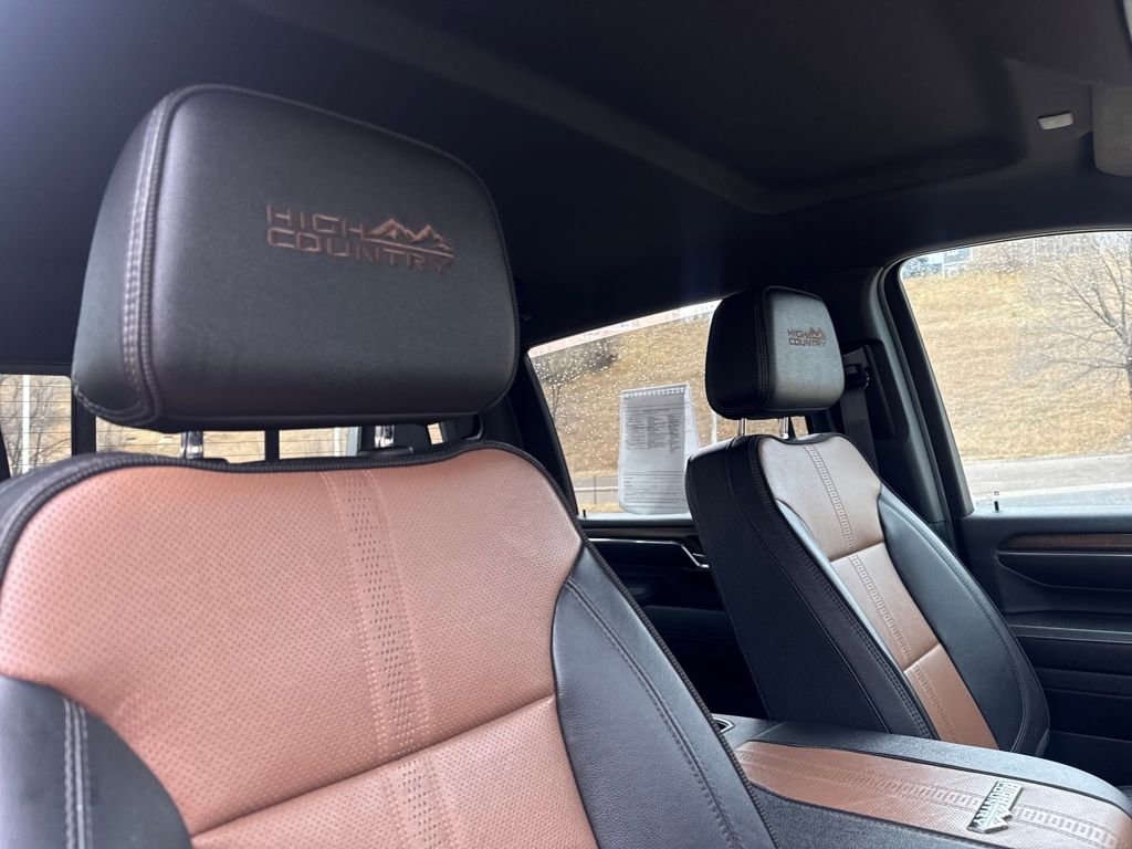 Used 2024 Chevrolet Silverado 2500 High Country image 34
