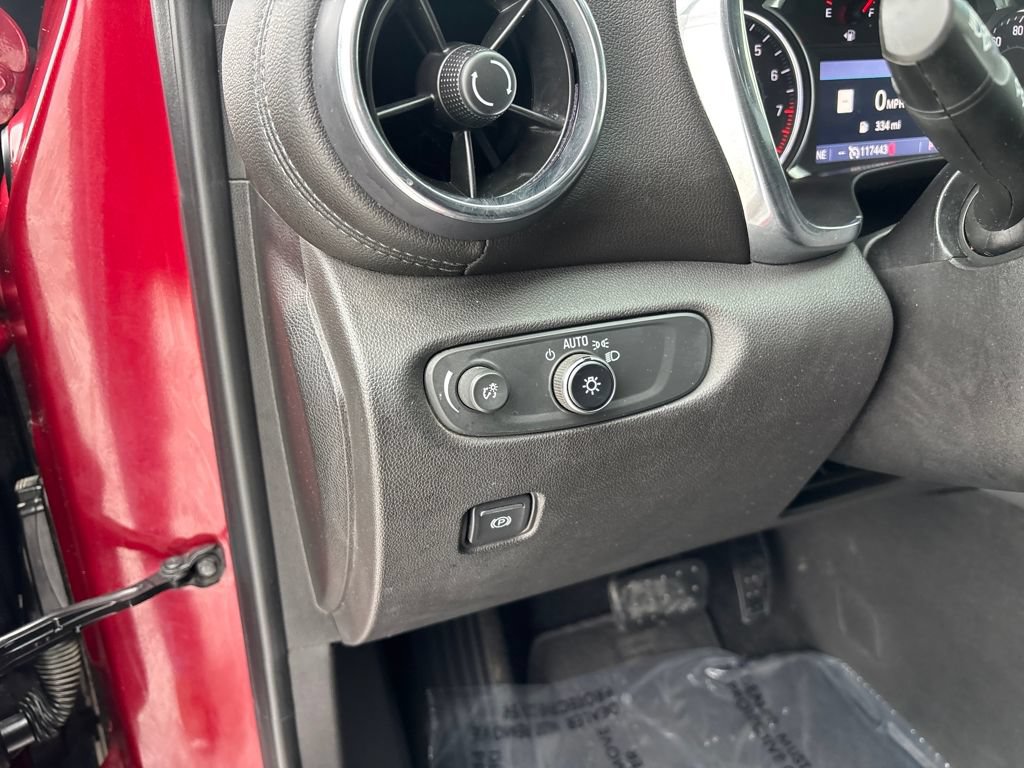 Used 2019 Chevrolet Blazer LT w/ Sound & Technology Package FWD image 11