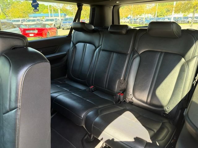 Used 2024 Jeep Wagoneer L Series III w/ Flexible Seating Group AWD/4WD image 14