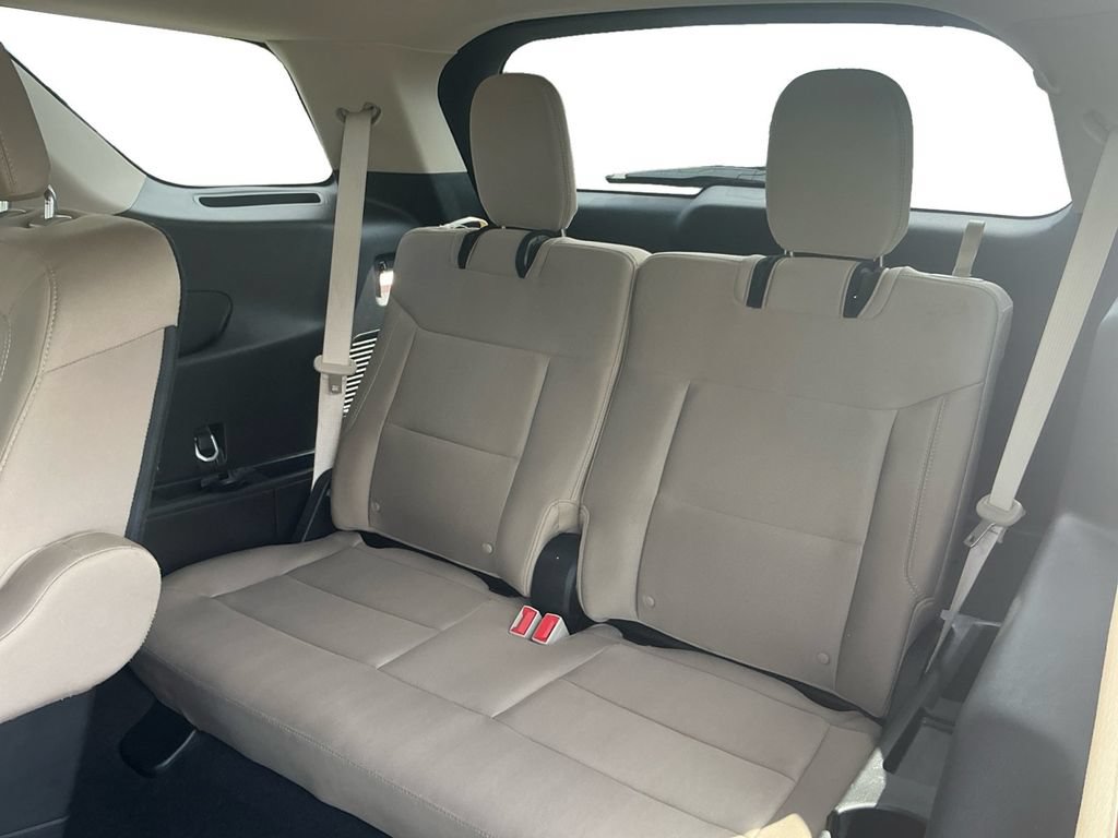 Certified 2023 Ford Explorer XLT RWD image 21