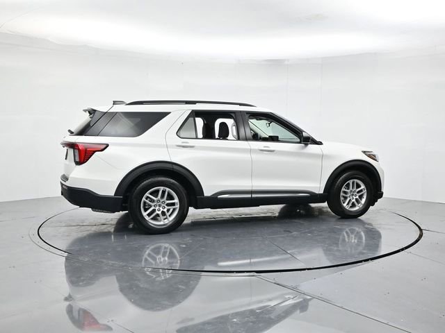 Certified 2025 Ford Explorer Active image 2