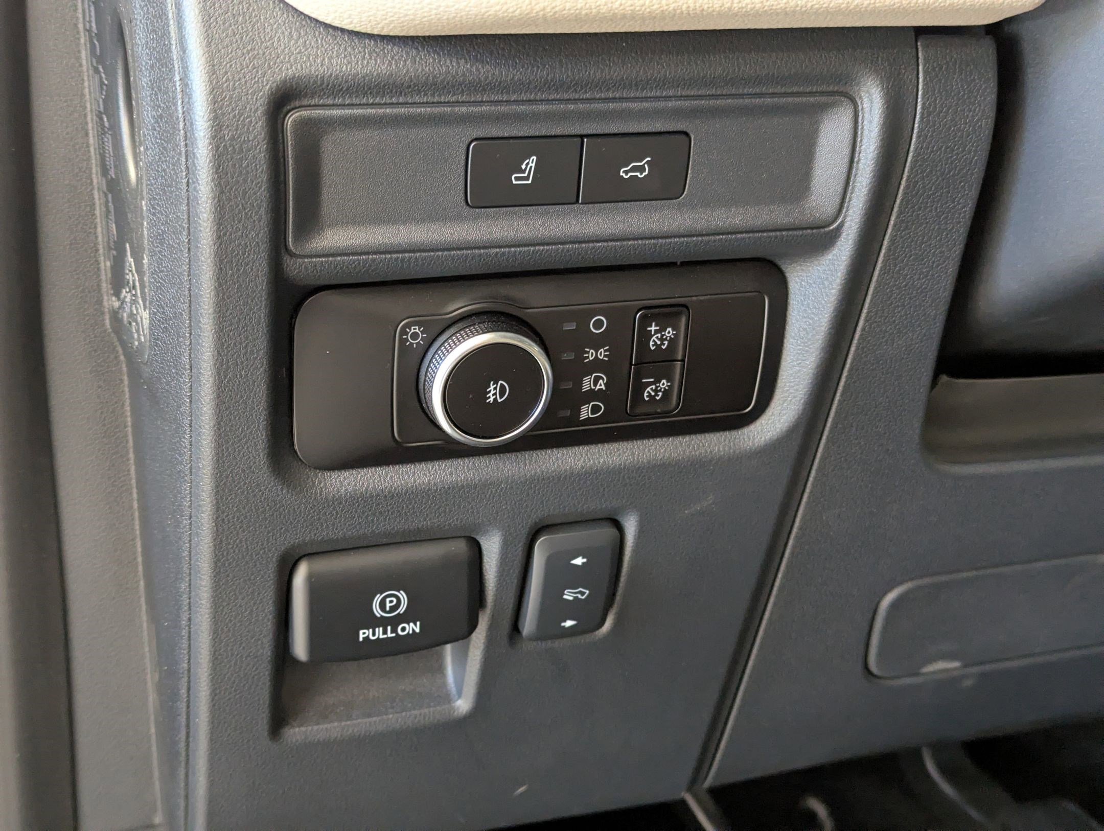 Certified 2023 Ford Expedition Limited image 16