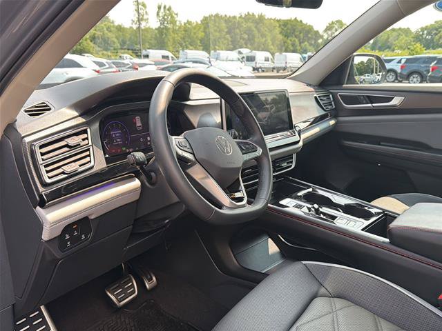 Used 2024 Volkswagen Atlas Peak Edition SEL AWD/4WD image 15