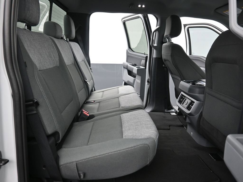 Certified 2025 Ford F250 XLT w/ Black Appearance Package image 10