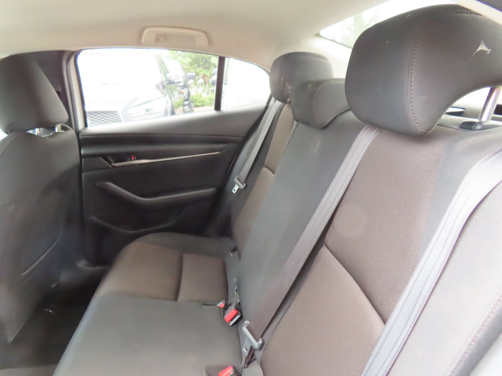 Used 2020 MAZDA MAZDA3 Sedan FWD image 16