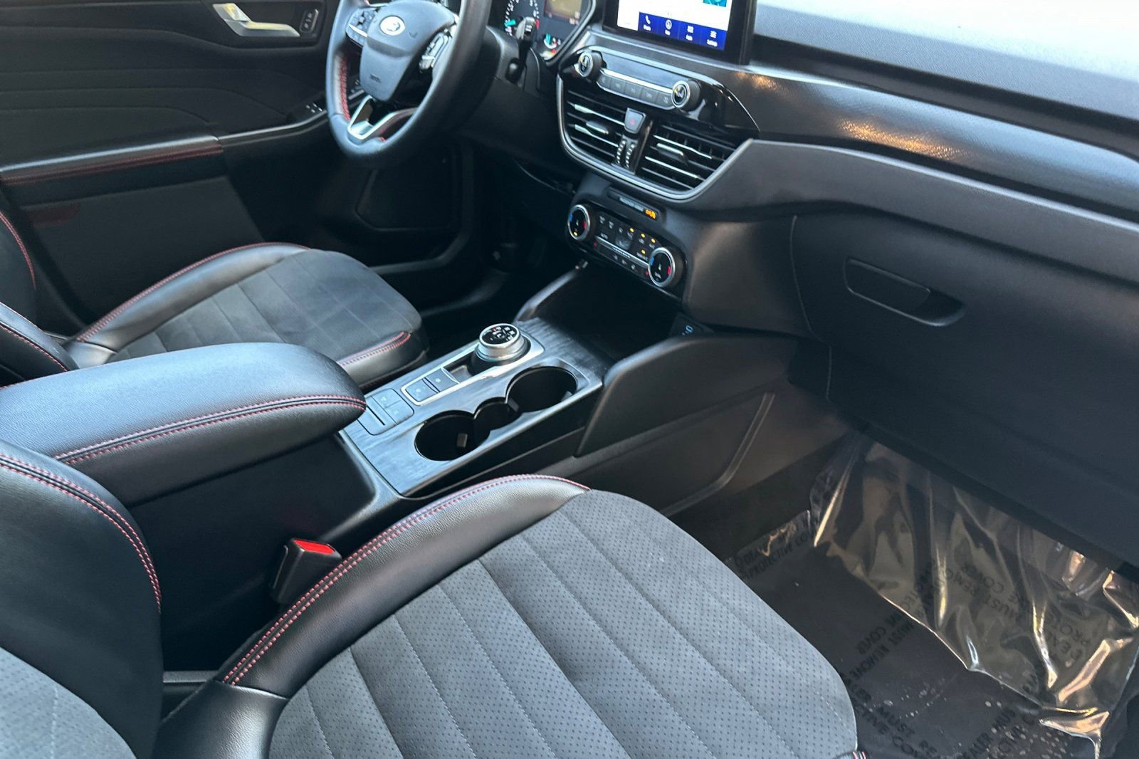 Certified 2022 Ford Escape SEL w/ SEL Stealth AWD Package image 18