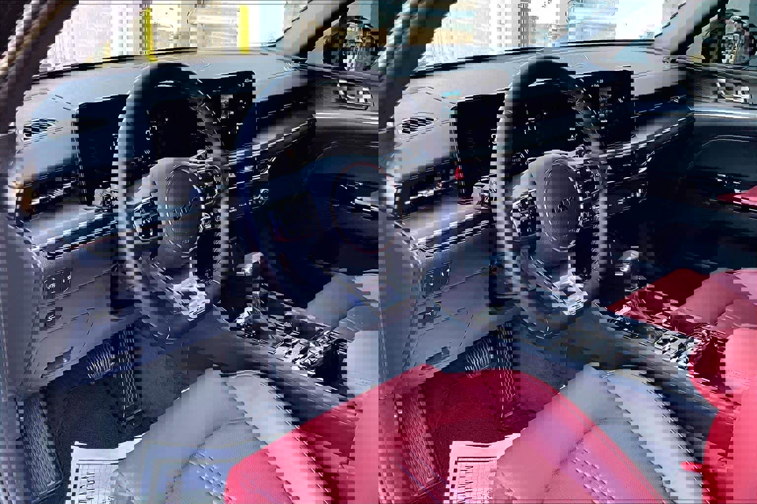 Used 2025 Kia K5 GT-Line w/ GT-Line Premium Package image 19