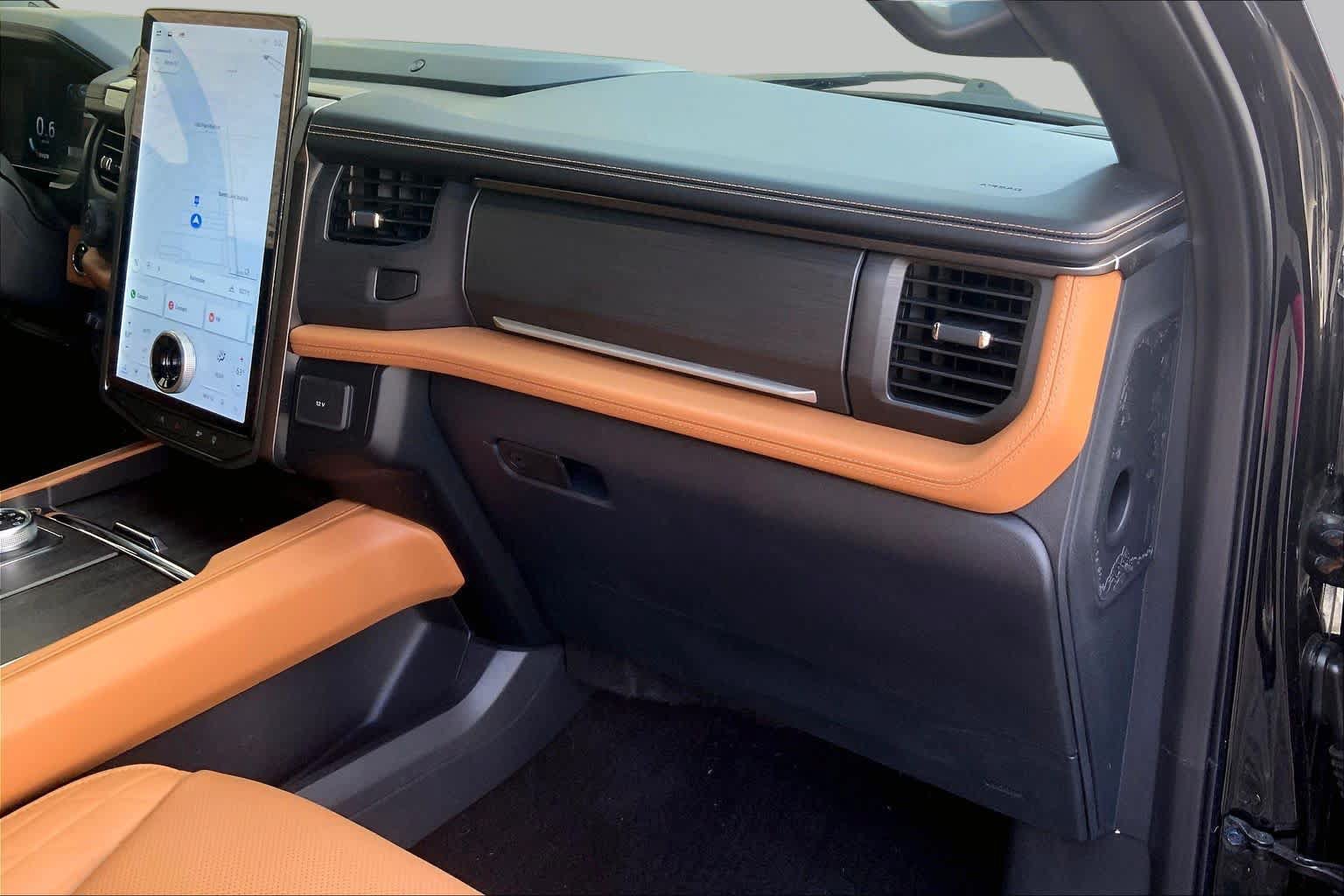 Certified 2023 Ford Expedition Platinum RWD image 19