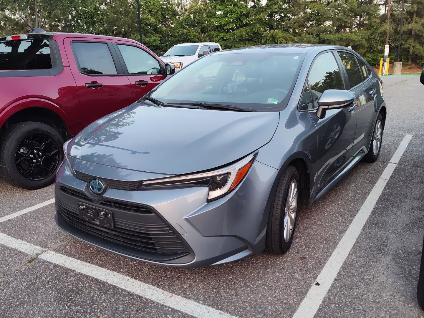 Used 2023 Toyota Corolla LE w/ LE Convenience Package FWD image 1