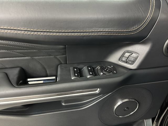 Certified 2022 Ford Expedition Platinum image 5