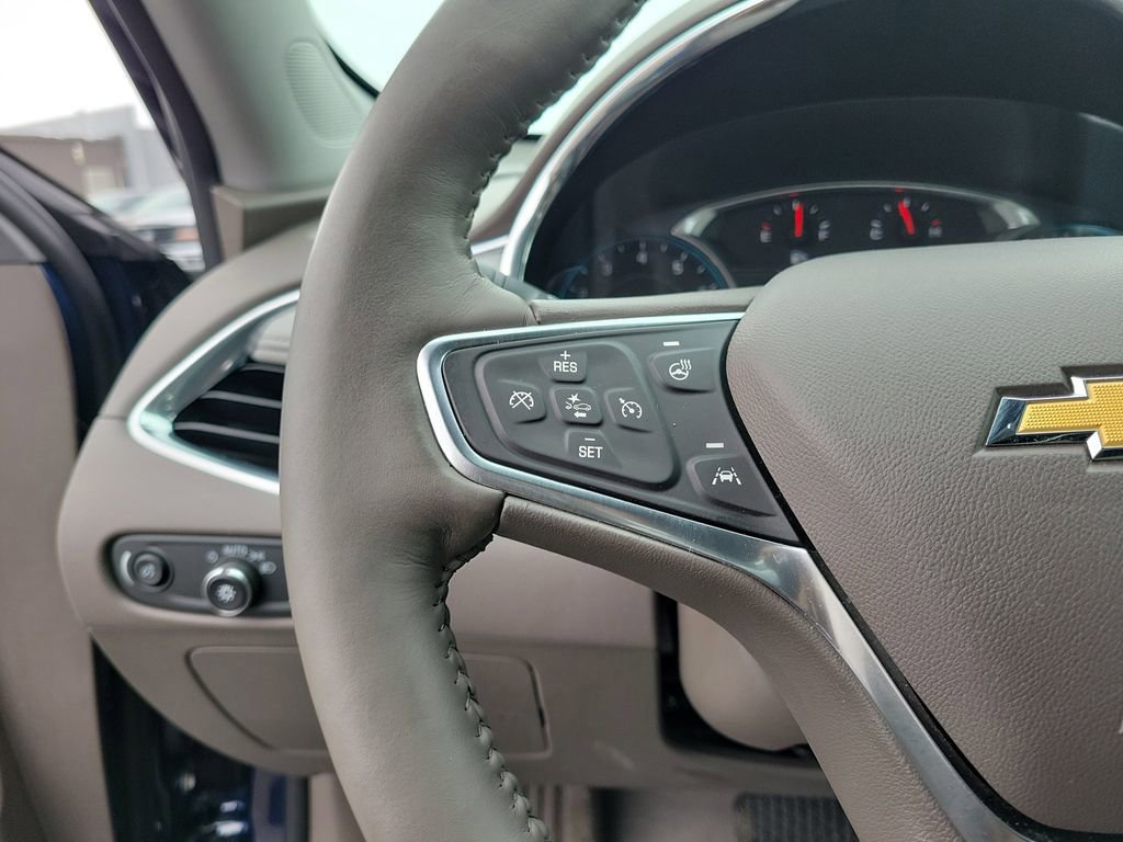 Used 2017 Chevrolet Malibu Premier w/ Driver Confidence Package image 23