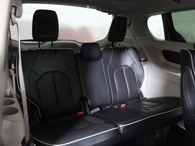 Used 2022 Chrysler Pacifica Limited image 11