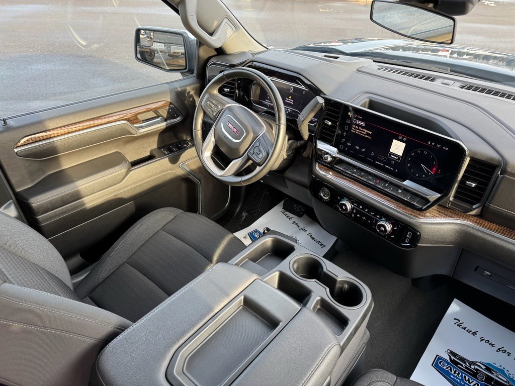 Used 2024 GMC Sierra 1500 SLE image 19