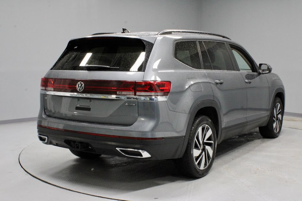 Used 2024 Volkswagen Atlas SE AWD/4WD image 12