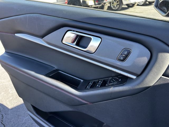 Certified 2025 Ford Explorer ST-Line w/ ST-Line Street Pack image 32