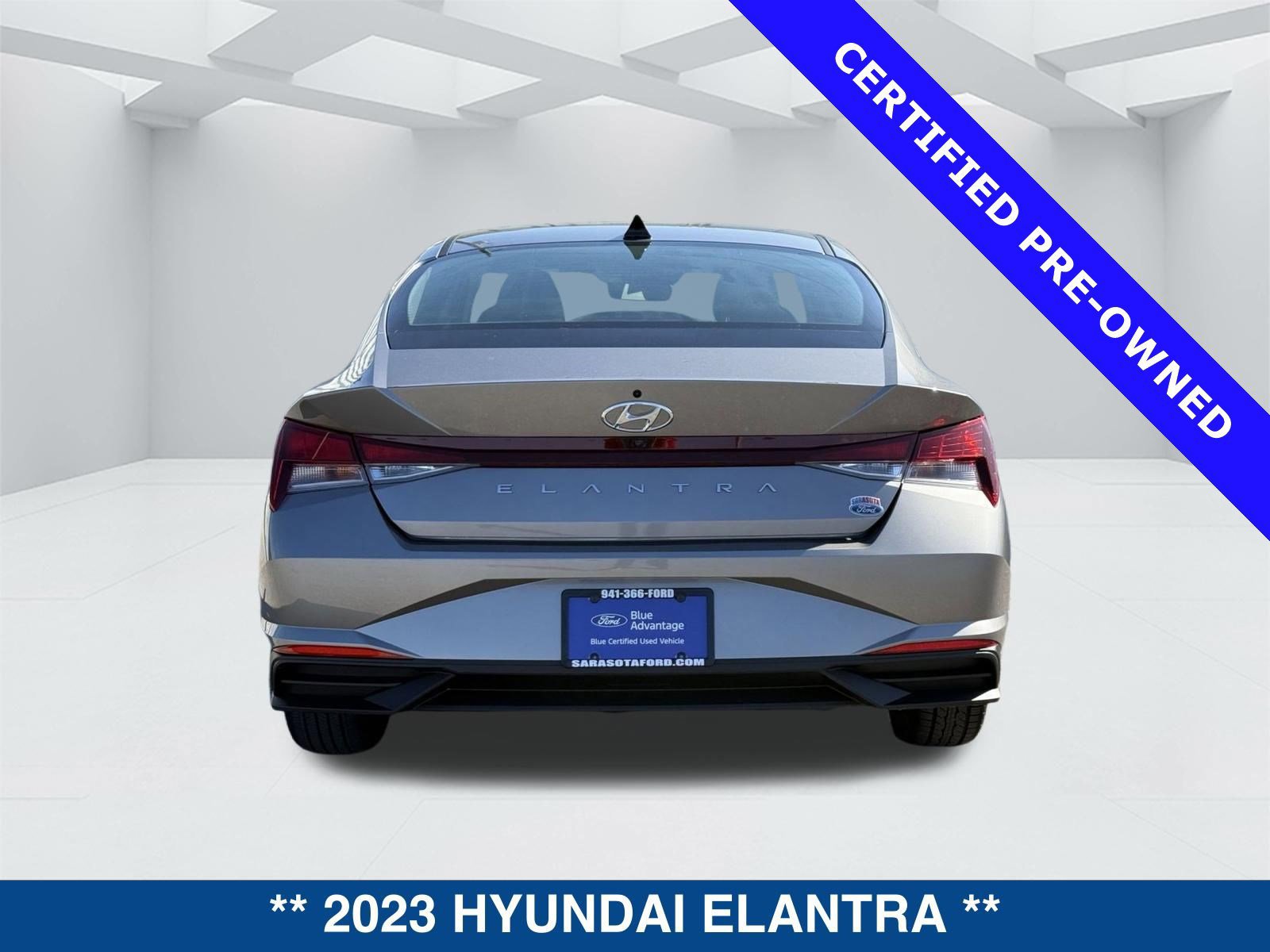 Used 2023 Hyundai Elantra SEL image 3