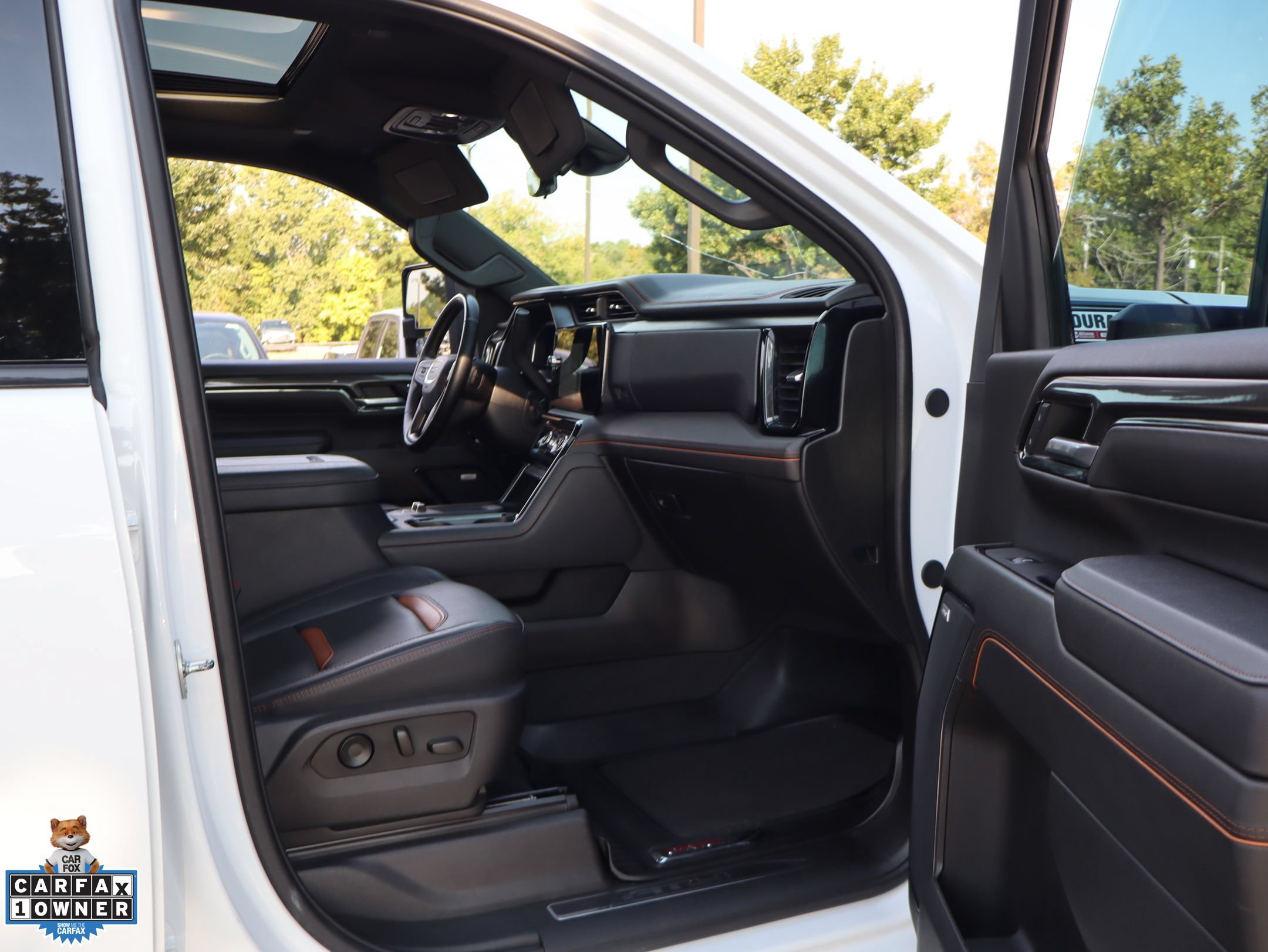 Used 2024 GMC Sierra 2500 AT4 w/ AT4 Premium Plus Package AWD/4WD image 30