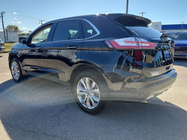 Certified 2023 Ford Edge Titanium image 2