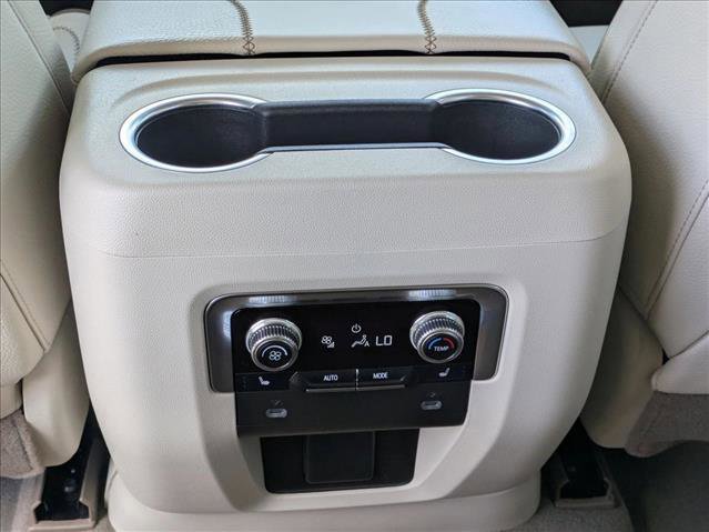 Used 2024 GMC Yukon XL Denali image 18