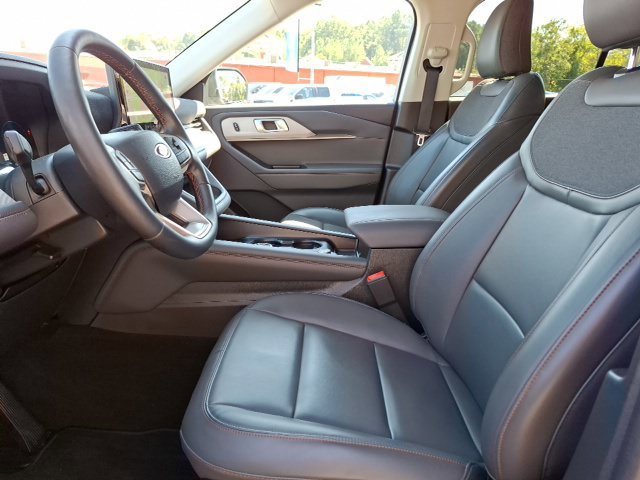 Certified 2025 Ford Explorer Active w/ Active Comfort Package RWD image 15