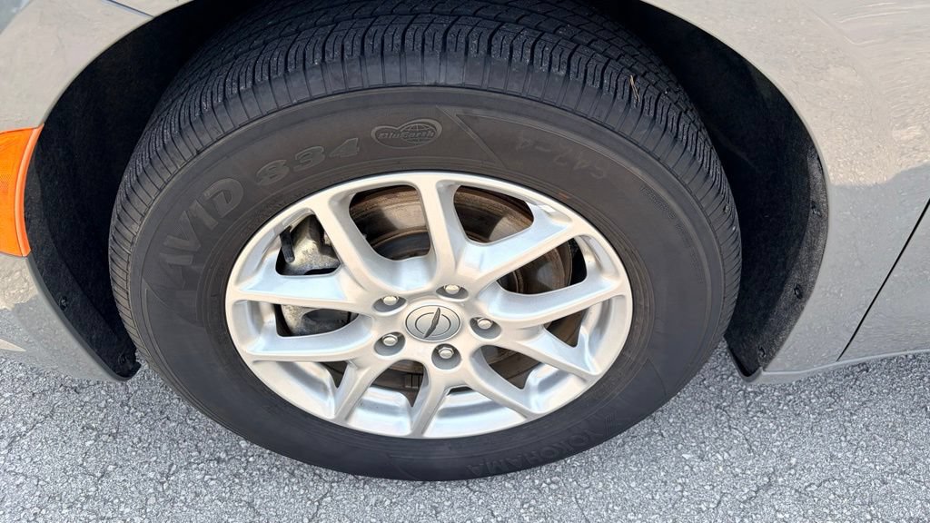 Used 2025 Chrysler Pacifica Select FWD image 31